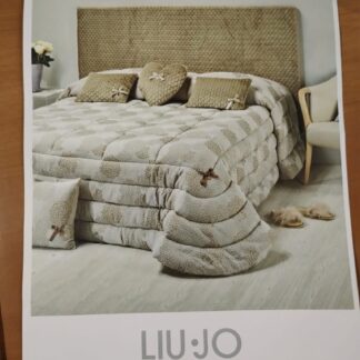 TRAPUNTA JACQUARD 2P ORTENSIA € 600,00 SCONTO 50% PER DIFETTO. COLORE PERLA
