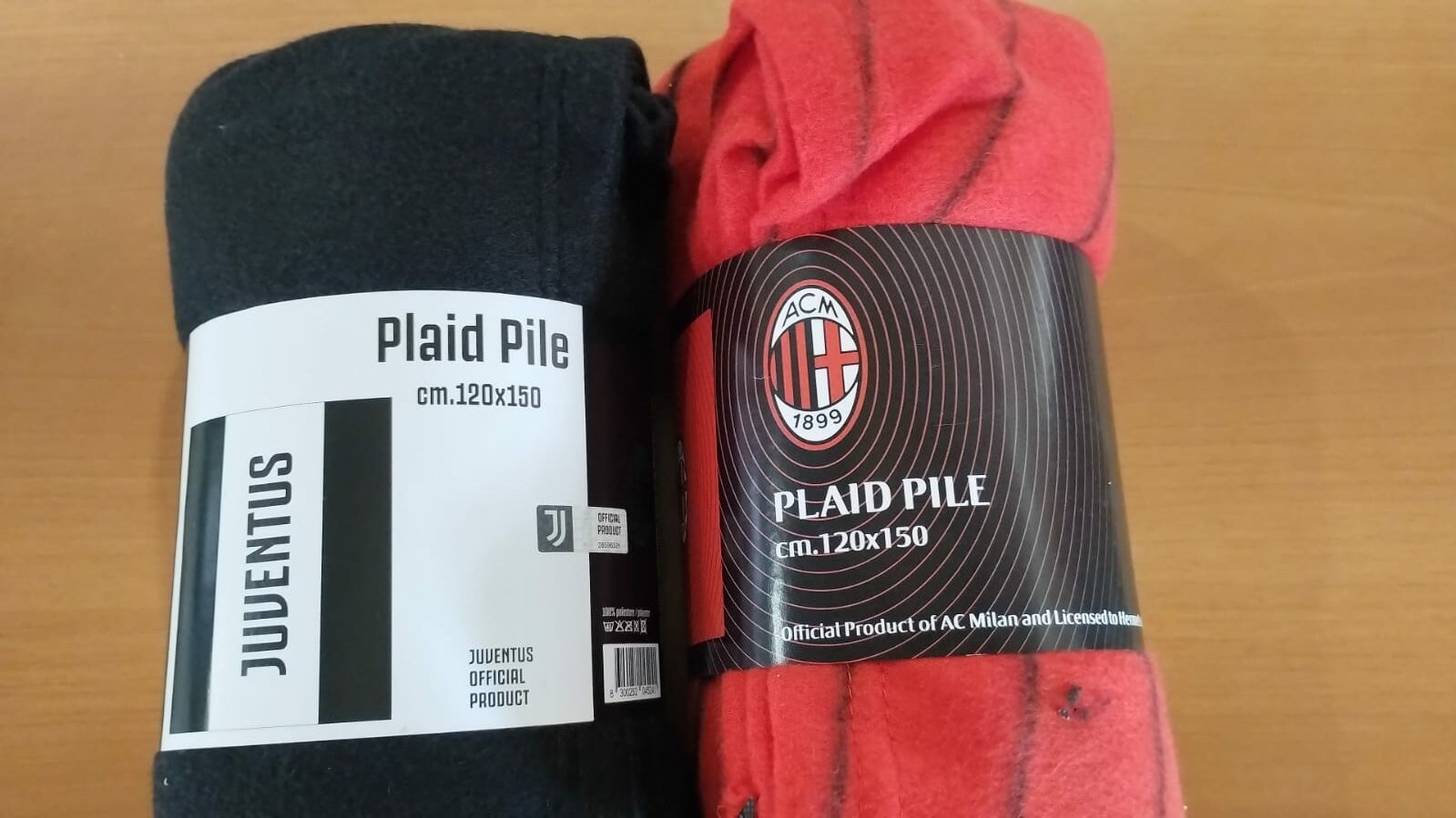 PLAID PILE 120×150 JUVE MILAN – La Biancheria per Te e per la Tua Casa